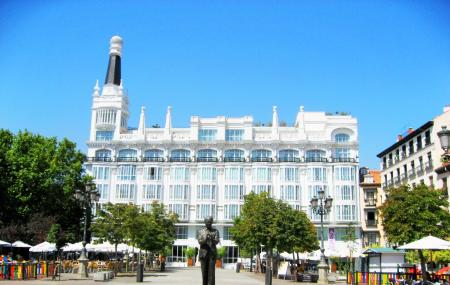 Plaza De Santa Ana Image