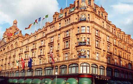 harrods opening hours