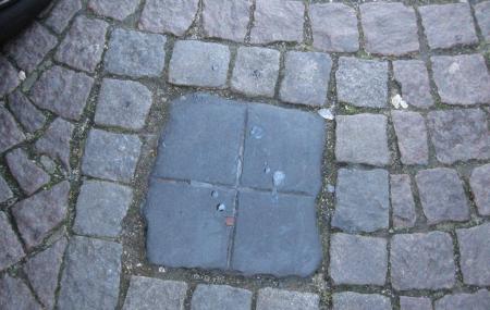 Spitting Stone Image