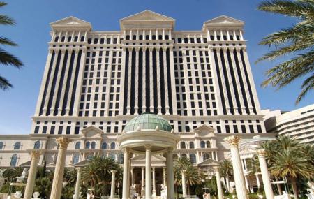 Travel Quest - US Road Trip and Travel Destinations: The Caesar Palace Las  Vegas Hotel