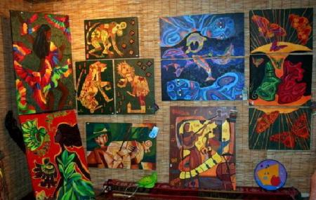 Coco Loco Art Studio And Gallery Image