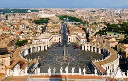 St Peter's Square Image