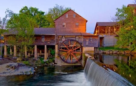 Old Mill Square, Pigeon Forge | Ticket Price | Timings | Address: TripHobo