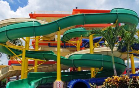 Splash Zone Water Park Image