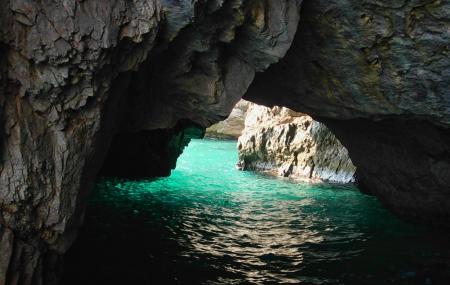 Grotta Dello Smeraldo Image
