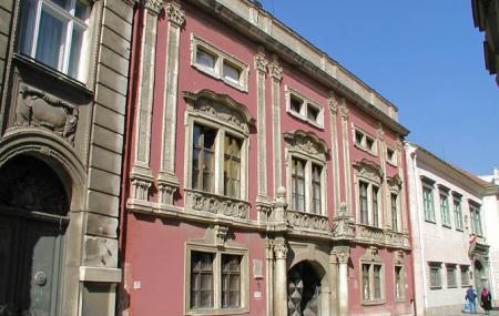 Bezeredj Palace Image