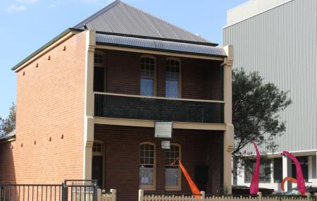 Miss Porters House Image
