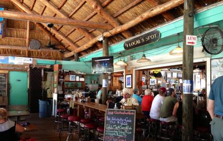 Hogfish Bar And Grill Image