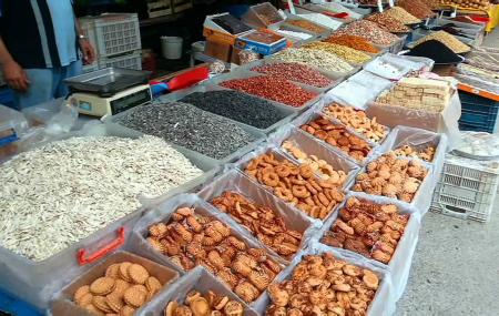 Ayvalik Flea Market Image
