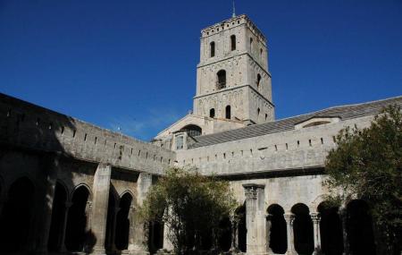 Eglise And Cloitre St-trophime Image