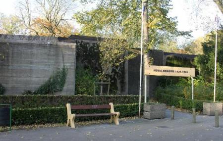 Musee De La Guerre Or Parc St Pierre Image