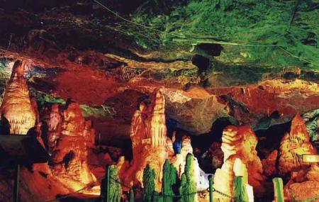 Cockscomb Limestone Cave Image