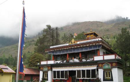 Lachung Monastery Image