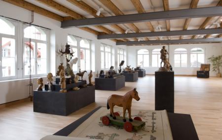 Schweizer Holzbildhauerei Museum Image