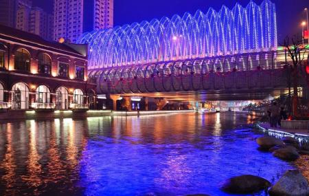 Chu River Han Street Image