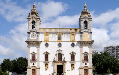 Igreja De Nossasenhora Do Carmo & Capela Dos Ossos Image
