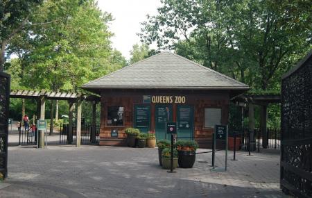 Queen's Zoo Image