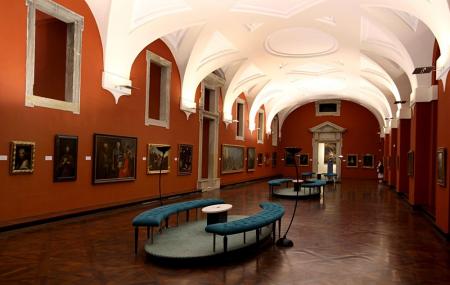 Prague Picture Gallery Image