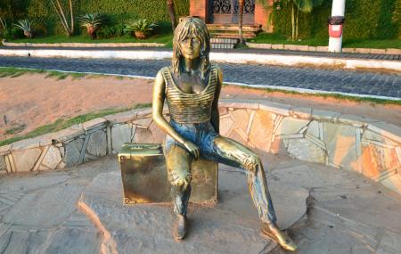 Brigitte Bardot Statue Image