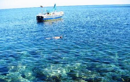 Snorkelling And Diving In Agios Georgios Image