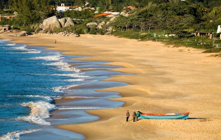 Estaleiro Beach Image