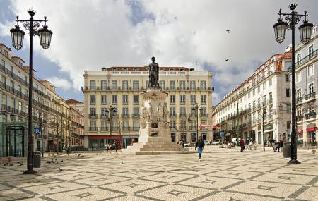 Chiado Square Image