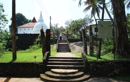 Galapatha Buddhist Temple Image