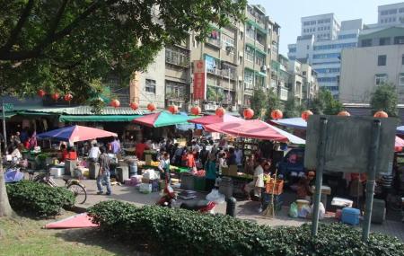 Shuanglian Market Image