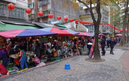 Shuanglian Morning Market Image