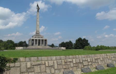 Slavin War Memorial Image