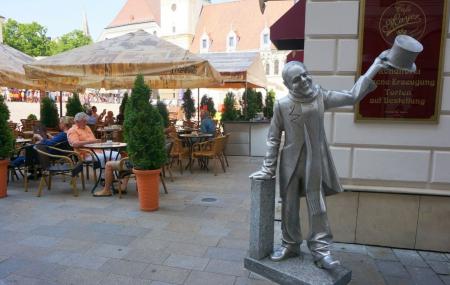 Schone Naci Statue Image
