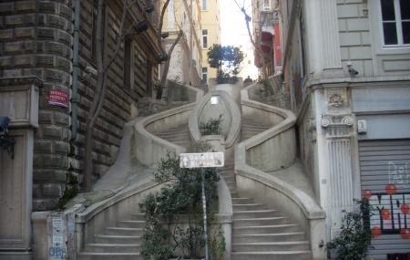 Kamondo Stairs Image