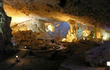 Sung Sot Cave Image
