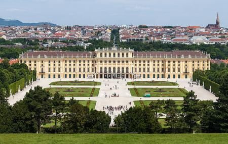 Schonbrunn Palace Image