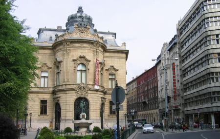 Metropolitan Ervin Szabo Library, Budapest | Ticket Price | Timings ...