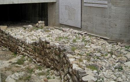 Broad Wall Image