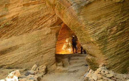 Naida Caves Image