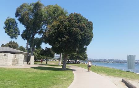 are dogs allowed at mission bay playground