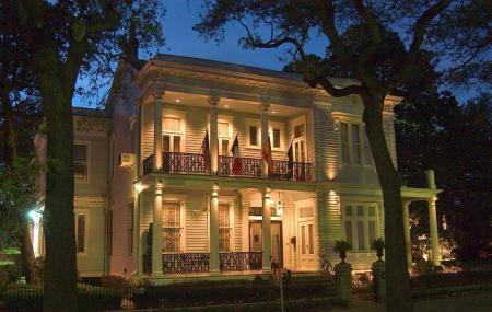 Elms Mansion Image