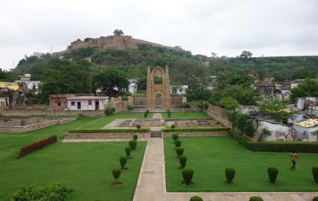 Badal Mahal Gate Image