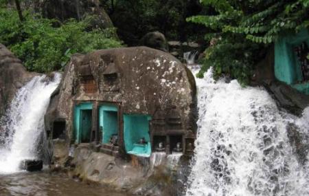 Kalhatty Waterfalls Image
