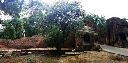 Tharabar Gate Image
