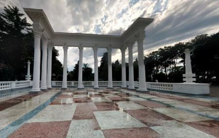Colonnades Image