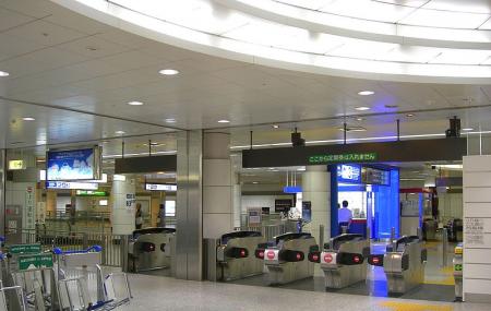 Airport Terminal 2 Station Image