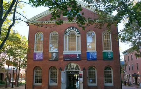 Salem Old Town Hall Image