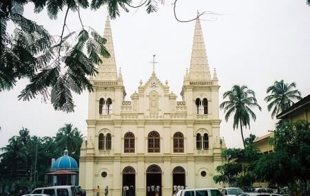 Santa Cruz Basilica Image