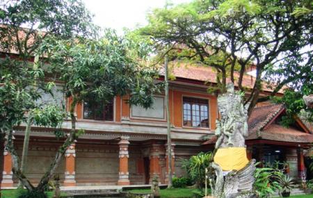 Neka Art Museum Image