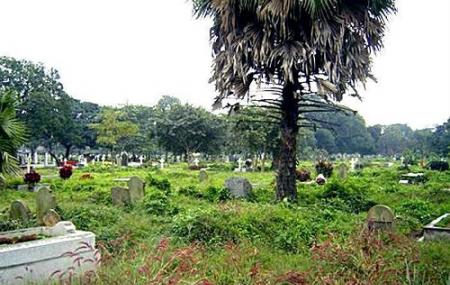 Lower Circular Road Cemetery Image