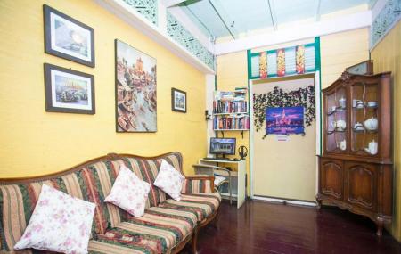Laksameenarai Guesthouse Image