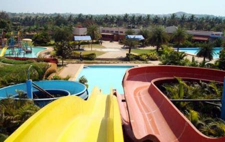 Country Club Water World Image